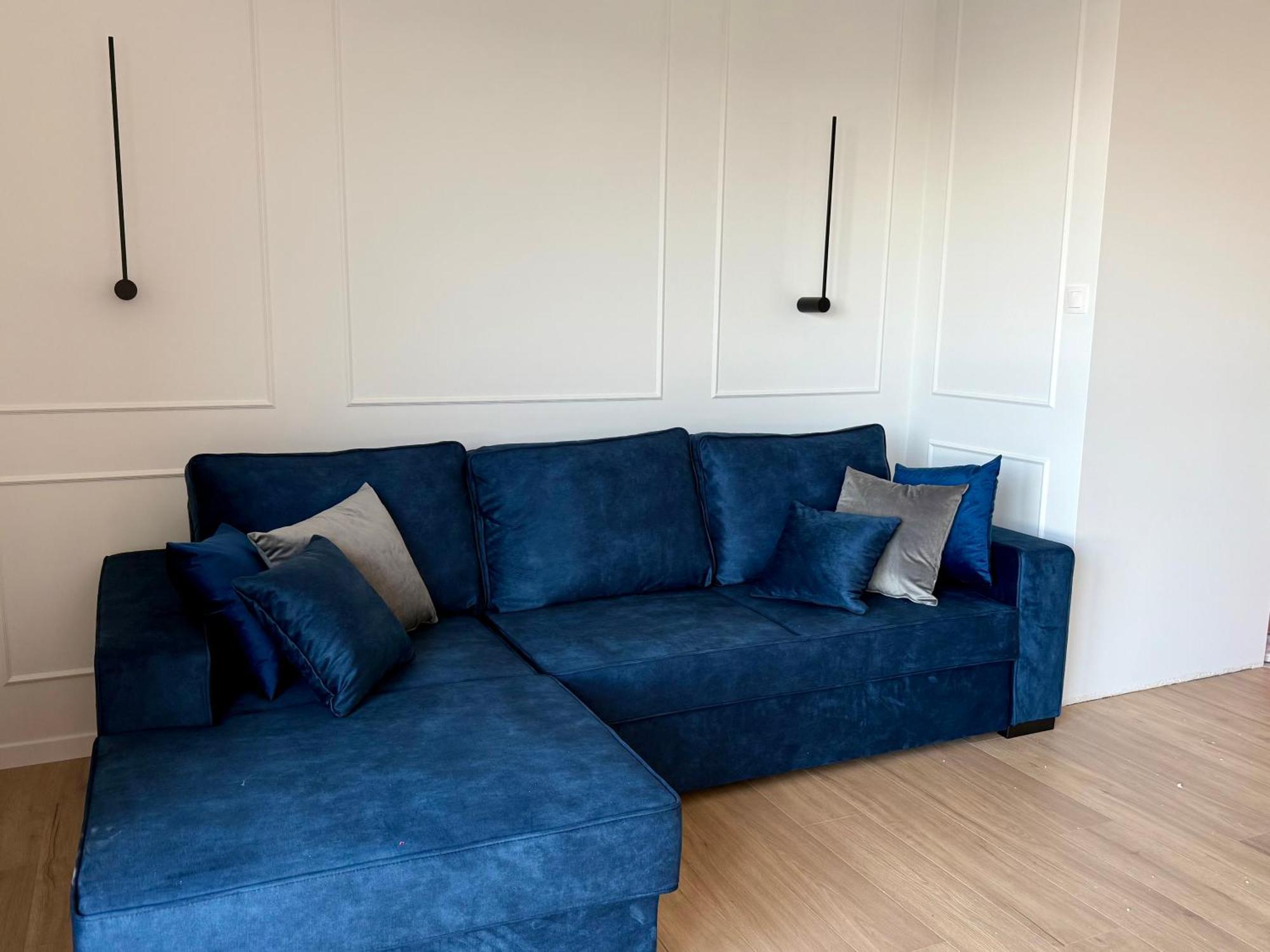 Modern Blue Apartment *